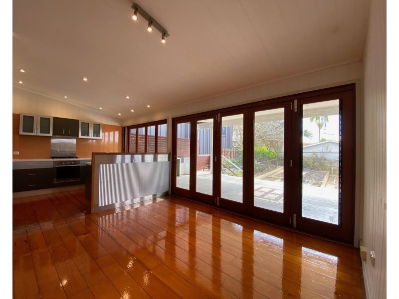 30 Ross Street, Woolloongabba QLD 4102