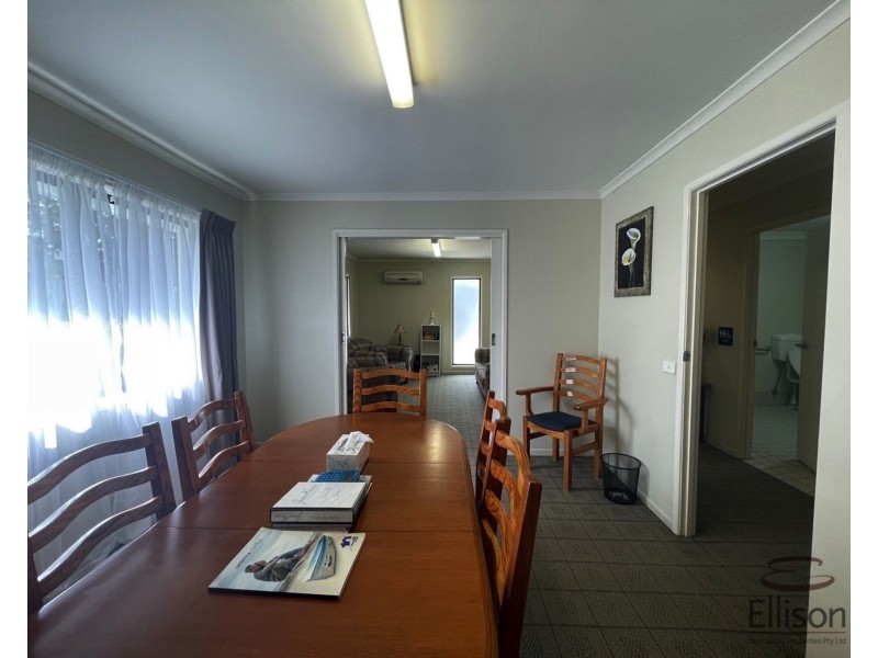 37 Vanessa Boulevard, Springwood QLD 4127