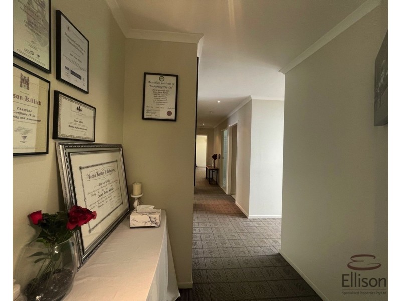 37 Vanessa Boulevard, Springwood QLD 4127