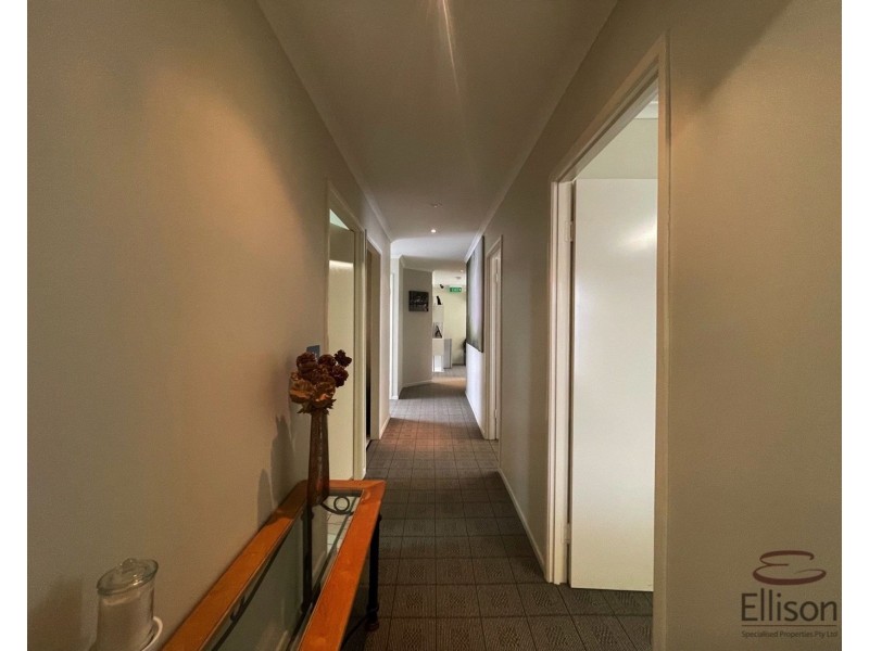 37 Vanessa Boulevard, Springwood QLD 4127