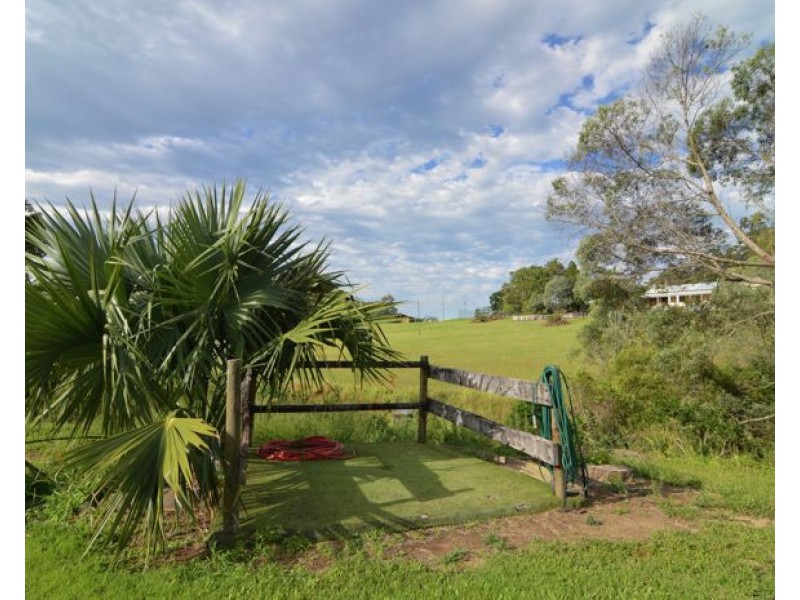 325 Hotham Creek Road, Willow Vale QLD 4209