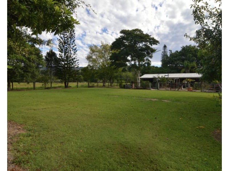 325 Hotham Creek Road, Willow Vale QLD 4209