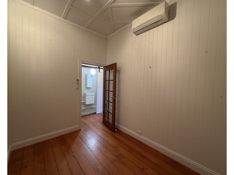 24 LATROBE TERRACE, Paddington QLD 4064