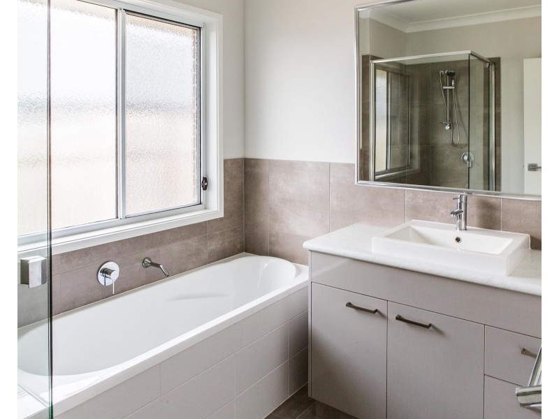 10 Adelaide Crescent, Ormeau Hills QLD 4208