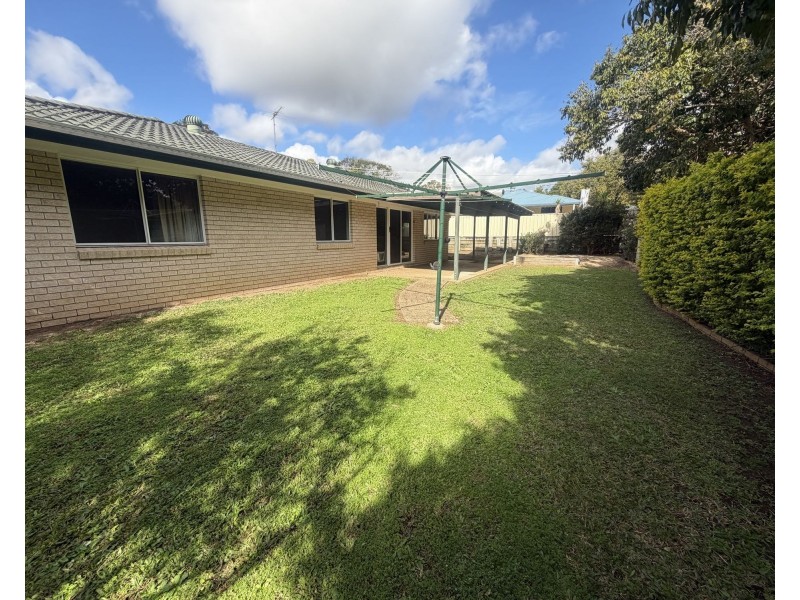 42 Boronia Avenue, Daisy Hill QLD 4127