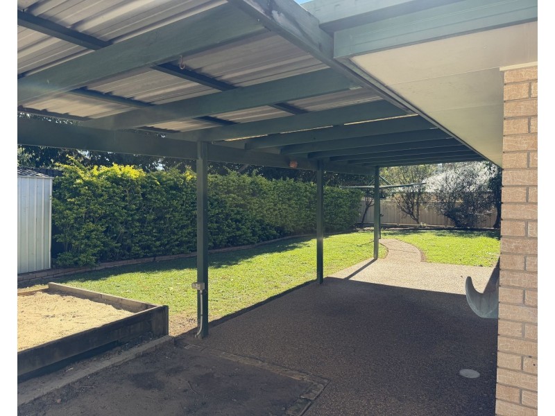42 Boronia Avenue, Daisy Hill QLD 4127