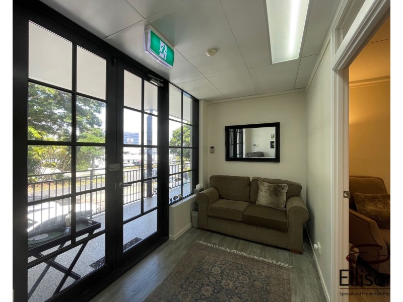 UNIT 7&8/6 Vanessa Boulevard, Springwood QLD 4127
