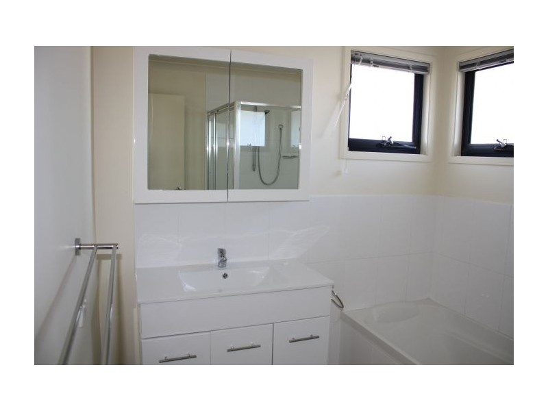 2/2 Auburn Court, Ormeau QLD 4208