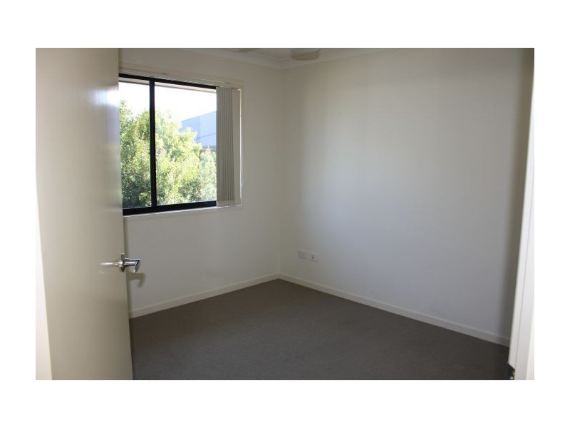 2/2 Auburn Court, Ormeau QLD 4208