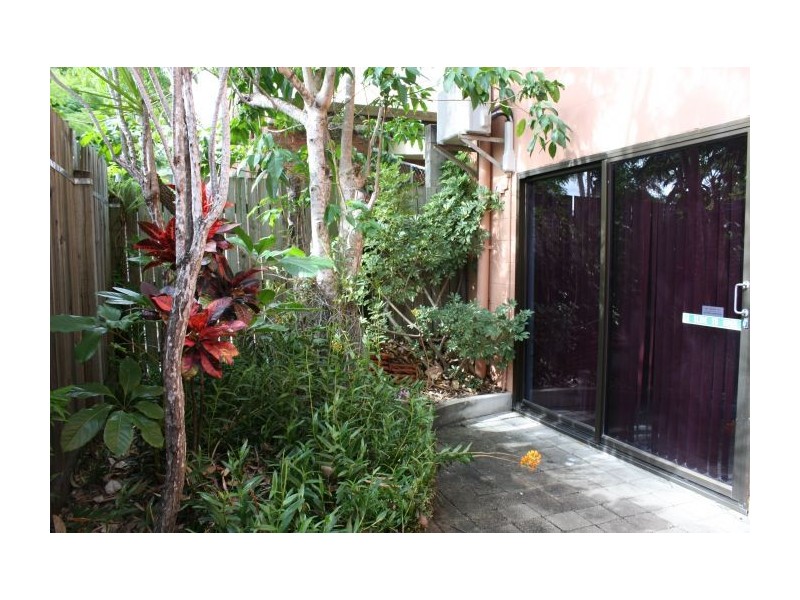 1/24 Vanessa Blvd, Springwood QLD 4127