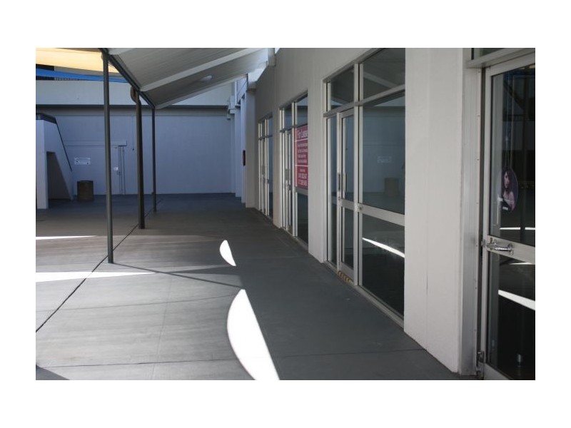 Shop 5/6/7 13-15 Dennis Road, Springwood QLD 4127