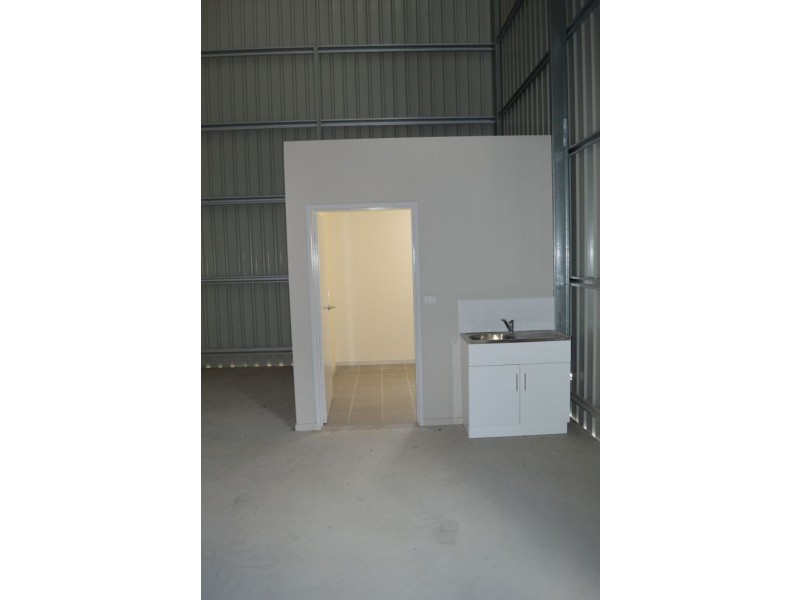 Unit 2/23-25 Centenary Place, Logan Village QLD 4207