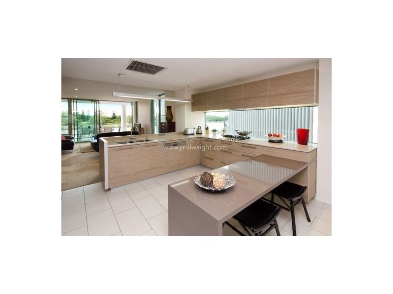 205 King Arthur Terrace, Tennyson QLD 4105