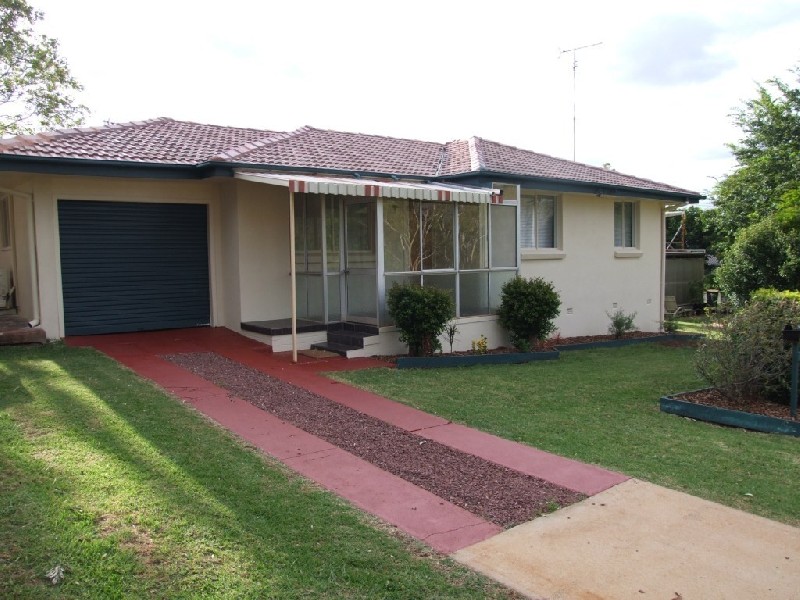 239 Mackenzie Street, Centenary Heights QLD 4350