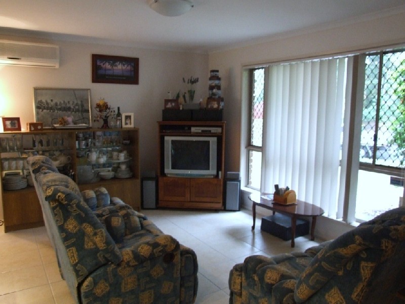 8 Nawalla Court, Karana Downs QLD 4306