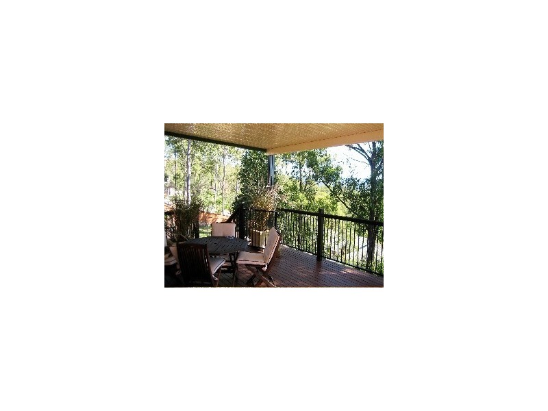 15 Tara Vista Boulevard, Highland Park QLD 4211