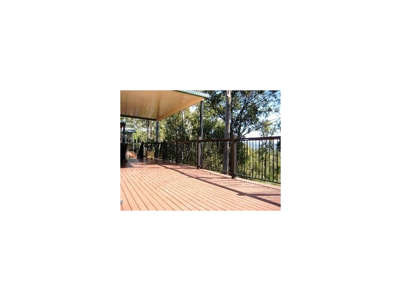 15 Tara Vista Boulevard, Highland Park QLD 4211