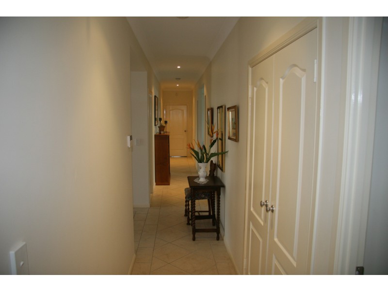 28 Katherine Court, Karalee QLD 4306