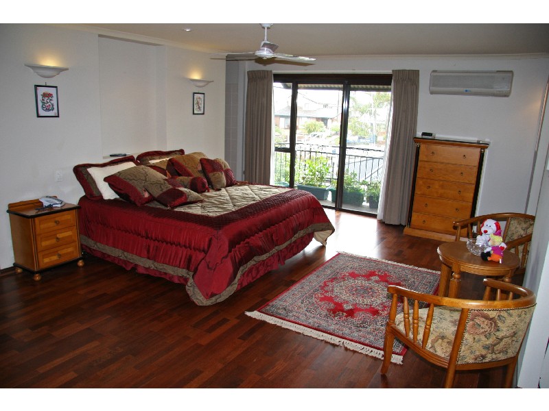 3 Dirk Hartog Place, Hollywell QLD 4216