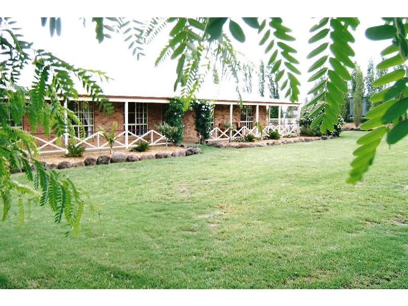 35 Helens Street, Pittsworth QLD 4356