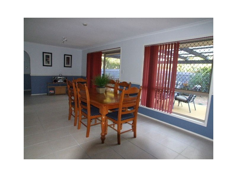 3 Fadden Close, Arundel QLD 4214