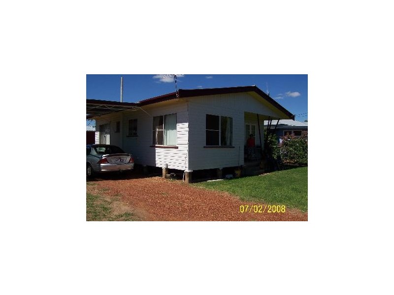 4 Moore St, Dirranbandi QLD 4486