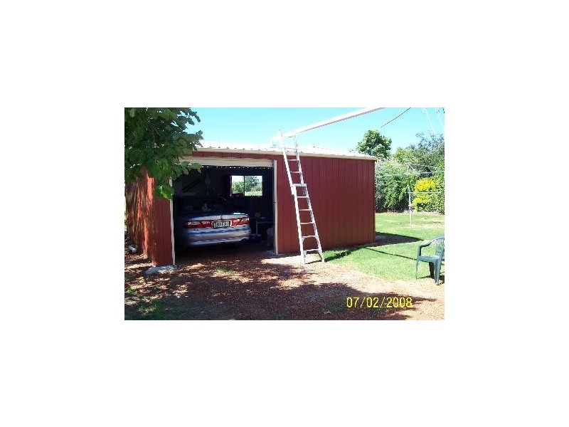 4 Moore St, Dirranbandi QLD 4486