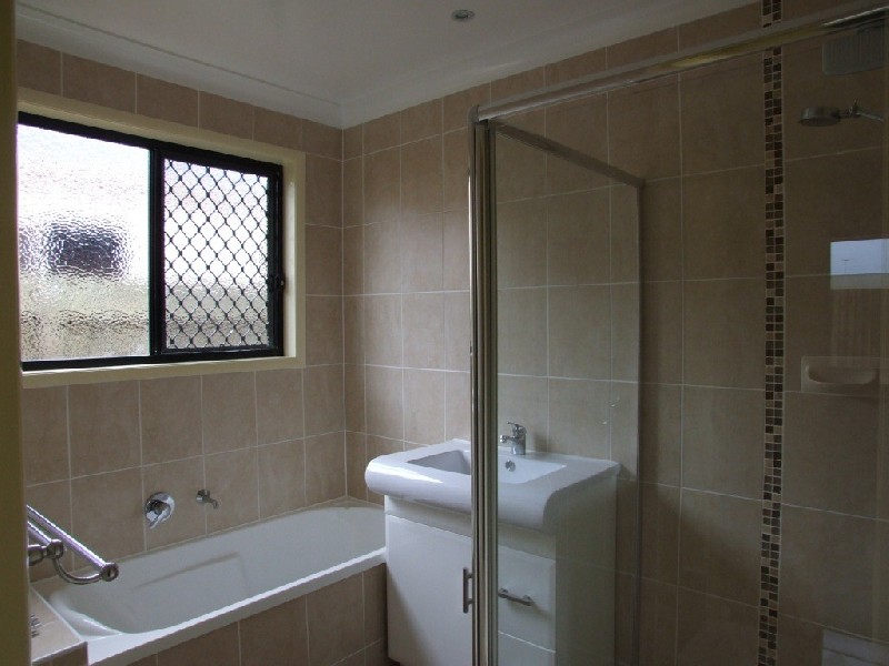 1 & 2 / 4 Boxsall Street, Newtown QLD 4350