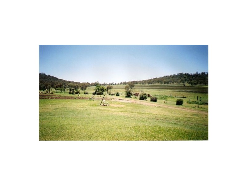 136 Dixon Lane, Greenmount East QLD 4359