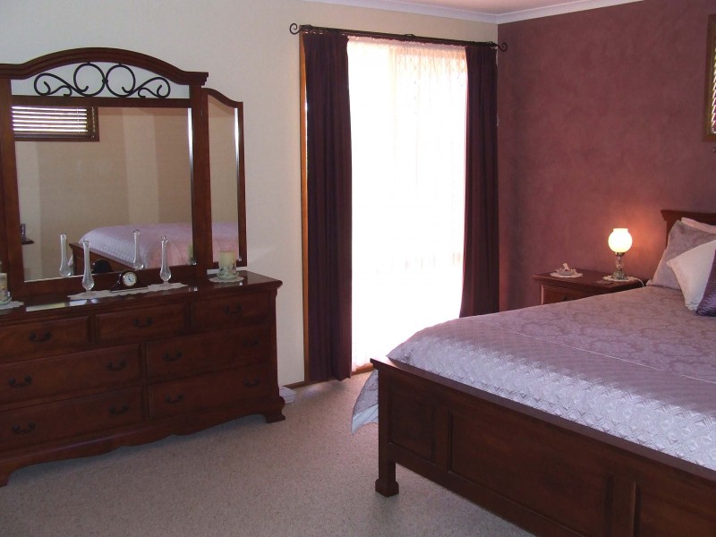 26 Kookaburra Cr, Glenvale QLD 4350