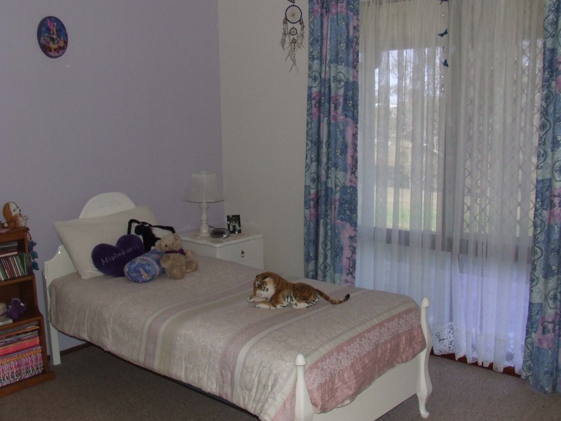 26 Kookaburra Cr, Glenvale QLD 4350