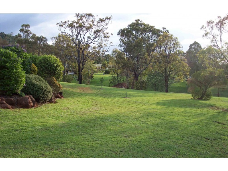 26 Kookaburra Cr, Glenvale QLD 4350