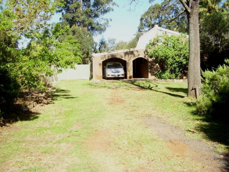 12 Nob Street, Hampton QLD 4352