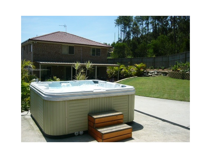 11 McRae Circuit, Pacific Pines QLD 4211