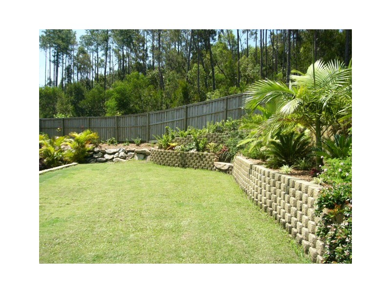 11 McRae Circuit, Pacific Pines QLD 4211