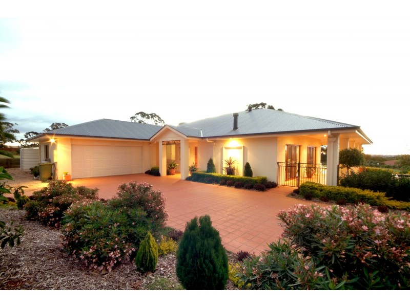 2 Schulz Court, Highfields QLD 4352