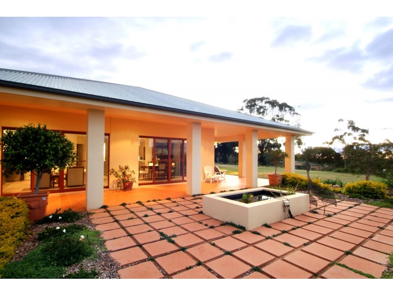 2 Schulz Court, Highfields QLD 4352