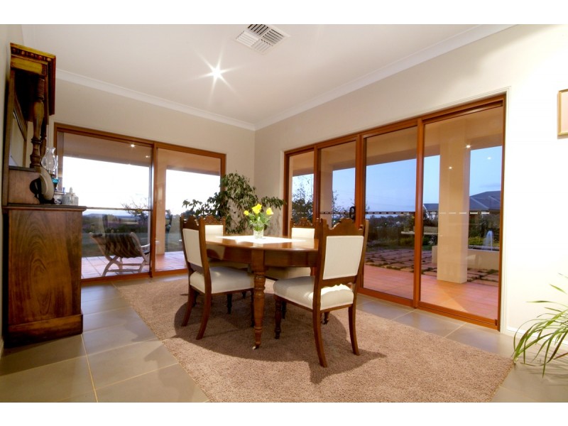 2 Schulz Court, Highfields QLD 4352