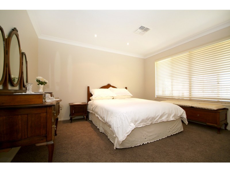 2 Schulz Court, Highfields QLD 4352