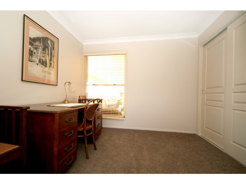 2 Schulz Court, Highfields QLD 4352