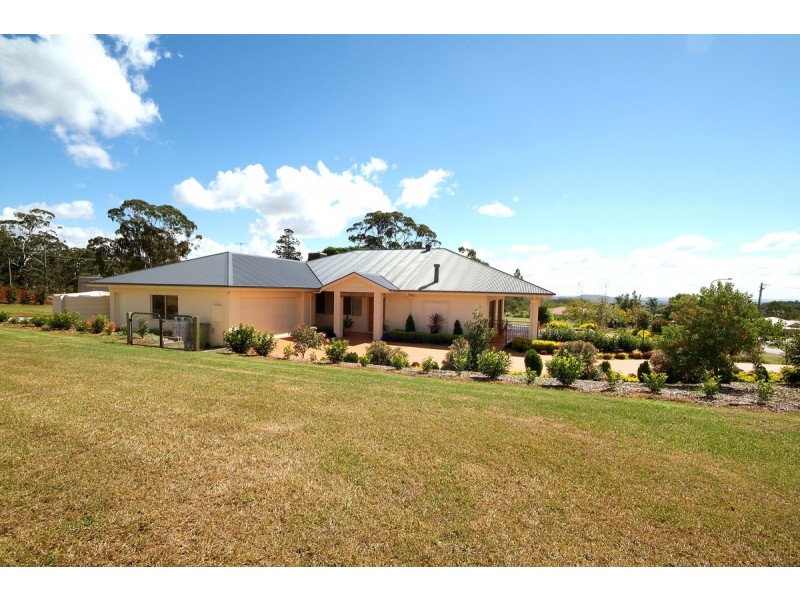 2 Schulz Court, Highfields QLD 4352