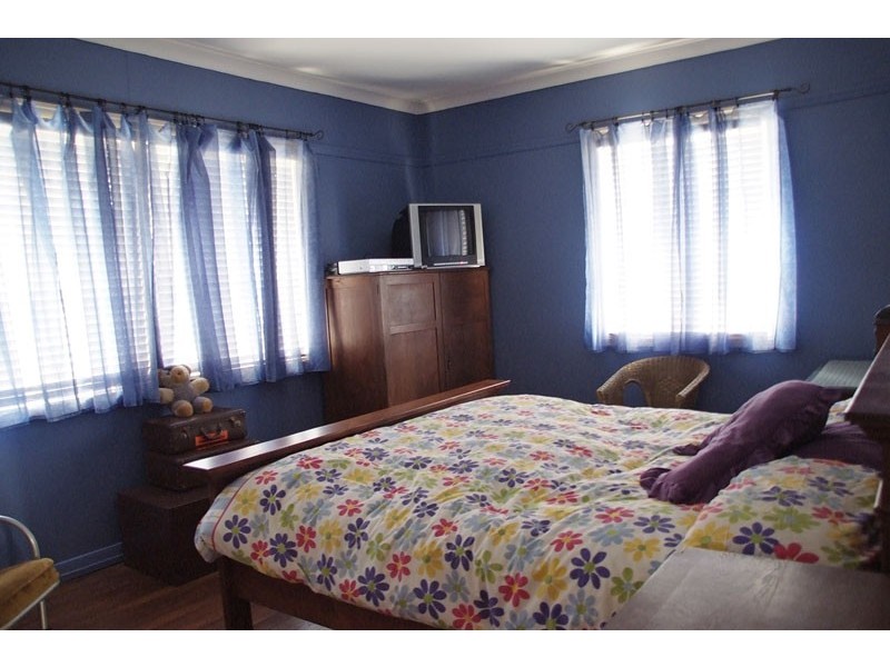 22 Clairmont Street, Newtown QLD 4350