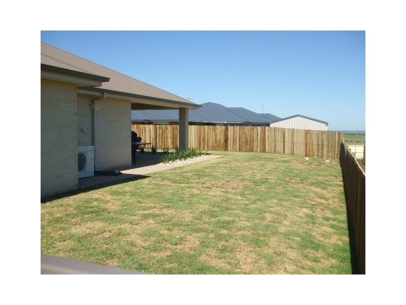 3 Carla Cr, Westbrook QLD 4350