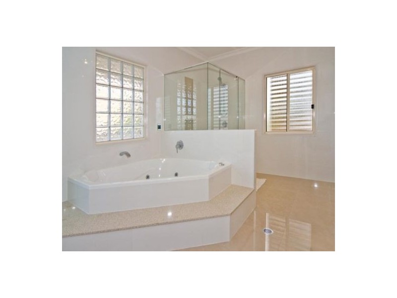 57 Amelia Street, Coorparoo QLD 4151