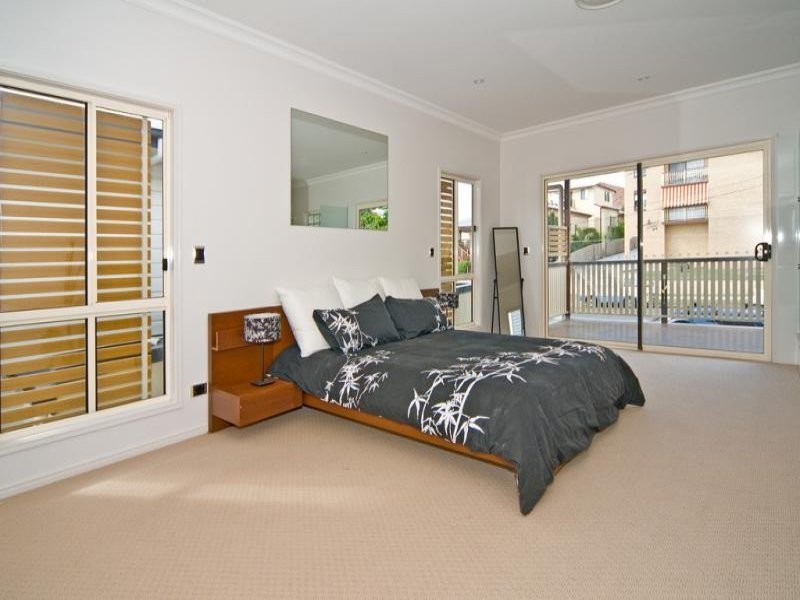 55 Amelia Street, Coorparoo QLD 4151