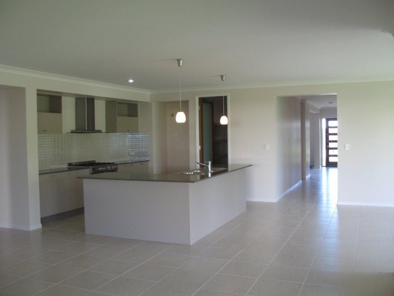 9 Hazelmere Cr, Ormeau QLD 4208