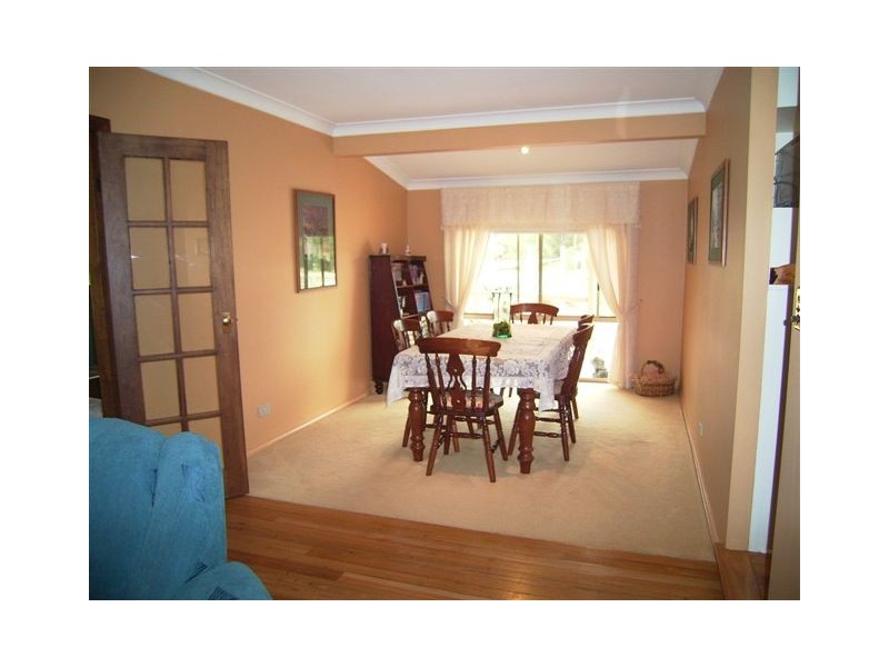 8 Holloway Drive, Jilliby NSW 2259