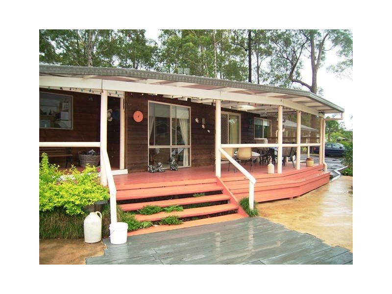 8 Holloway Drive, Jilliby NSW 2259