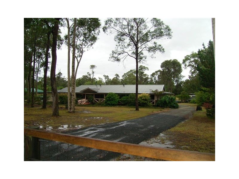 8 Holloway Drive, Jilliby NSW 2259