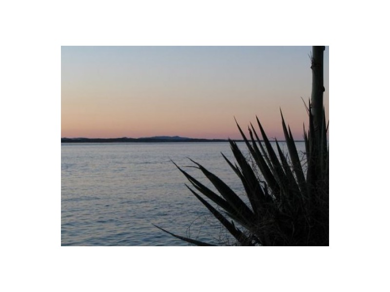 7 Toompany Street, Amity Point QLD 4183